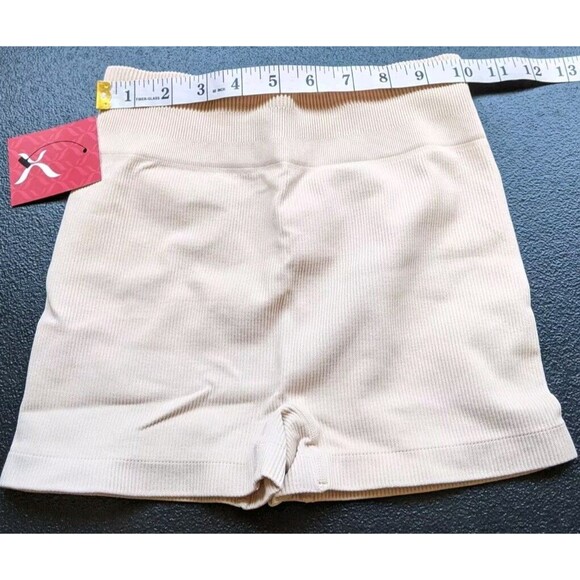 2 Capezio Shorts Seamless Rib Bike Dance Stretch Nylon Spandex Mid Rise XS/S - Picture 7 of 16